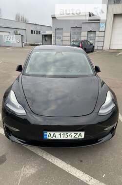 Седан Tesla Model 3 2021 в Киеве