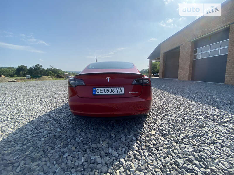 Седан Tesla Model 3 2020 в Черновцах