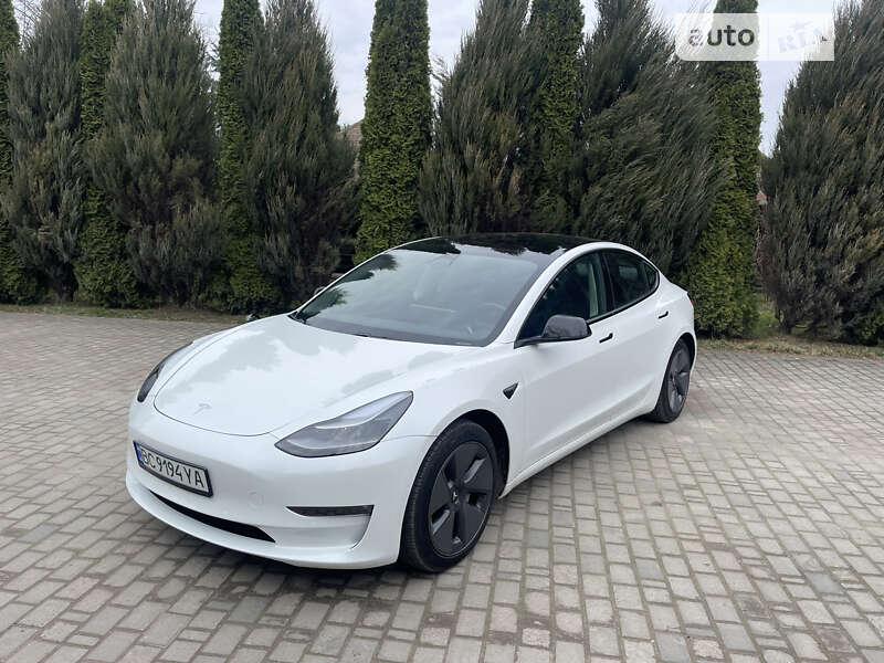Седан Tesla Model 3 2021 в Самборе