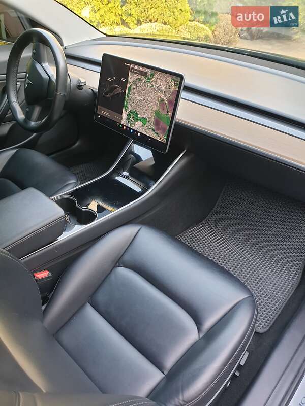 Седан Tesla Model 3 2018 в Харькове