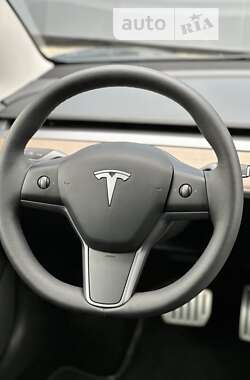 Седан Tesla Model 3 2023 в Рівному