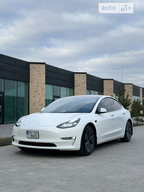 Седан Tesla Model 3 2022 в Хмельницькому