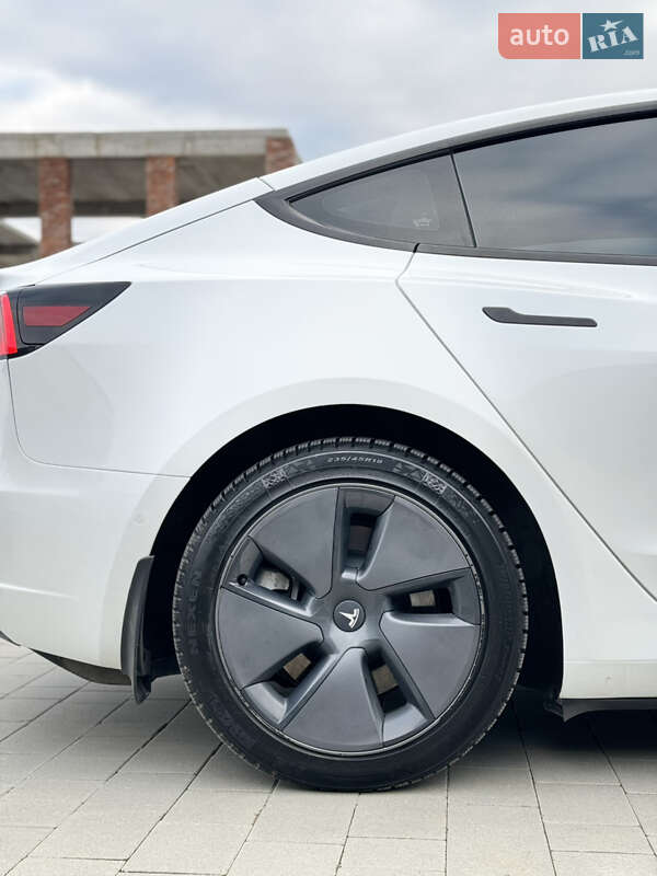 Седан Tesla Model 3 2022 в Хмельницком