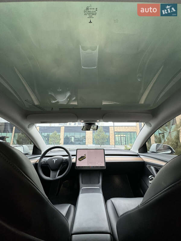Седан Tesla Model 3 2022 в Хмельницком