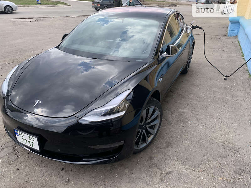 Седан Tesla Model 3 2017 в Каменском