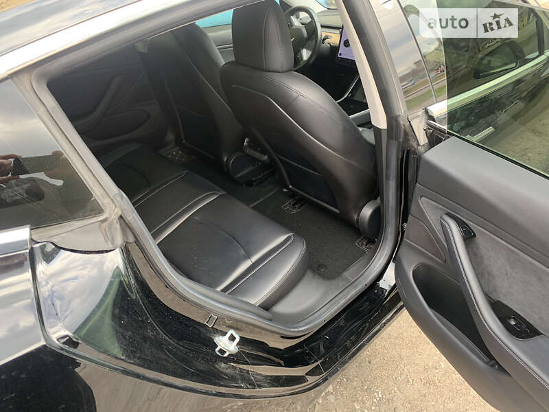 Седан Tesla Model 3 2017 в Каменском