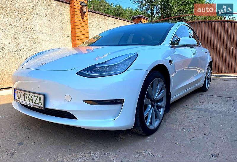 Седан Tesla Model 3 2018 в Чернівцях фото 2 Седан Tesla Model 3 2018 в Чернівцях