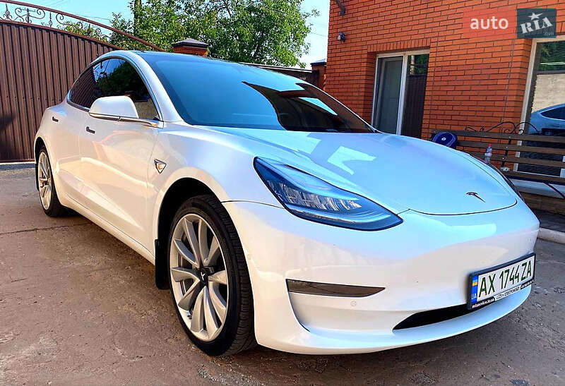 Седан Tesla Model 3 2018 в Чернівцях фото 3 Седан Tesla Model 3 2018 в Чернівцях