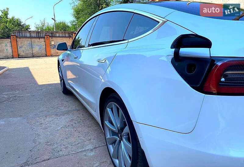Седан Tesla Model 3 2018 в Чернівцях фото 6 Седан Tesla Model 3 2018 в Чернівцях
