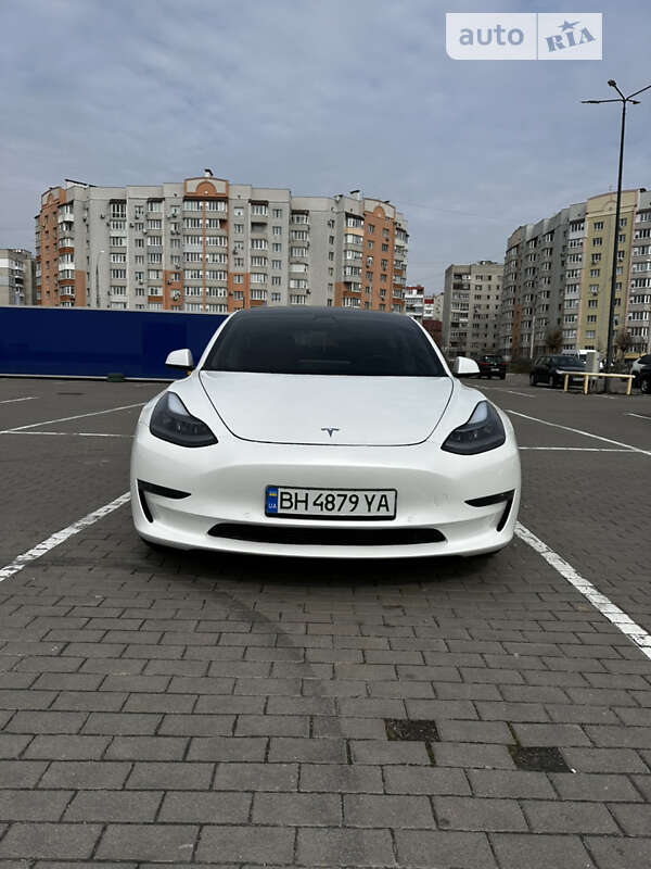 Седан Tesla Model 3 2021 в Виннице