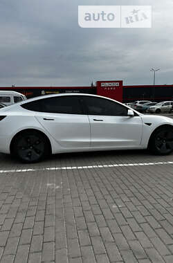 Седан Tesla Model 3 2021 в Виннице