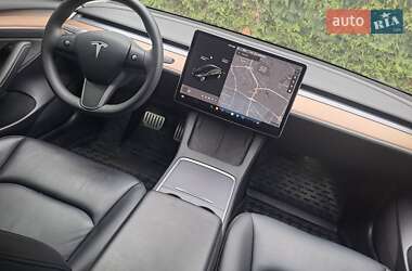 Седан Tesla Model 3 2021 в 