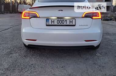 Седан Tesla Model 3 2021 в Николаеве