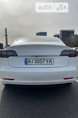 Седан Tesla Model 3 2022 в Киеве