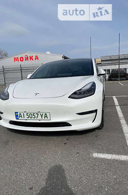 Седан Tesla Model 3 2022 в Києві