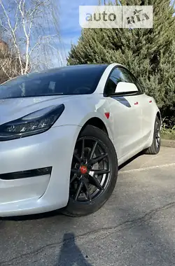 Tesla Model 3 2020