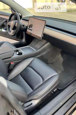 Седан Tesla Model 3 2021 в Ужгороде