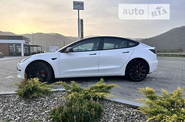 Седан Tesla Model 3 2021 в Хусті