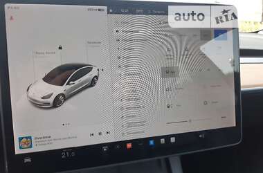 Седан Tesla Model 3 2022 в Днепре