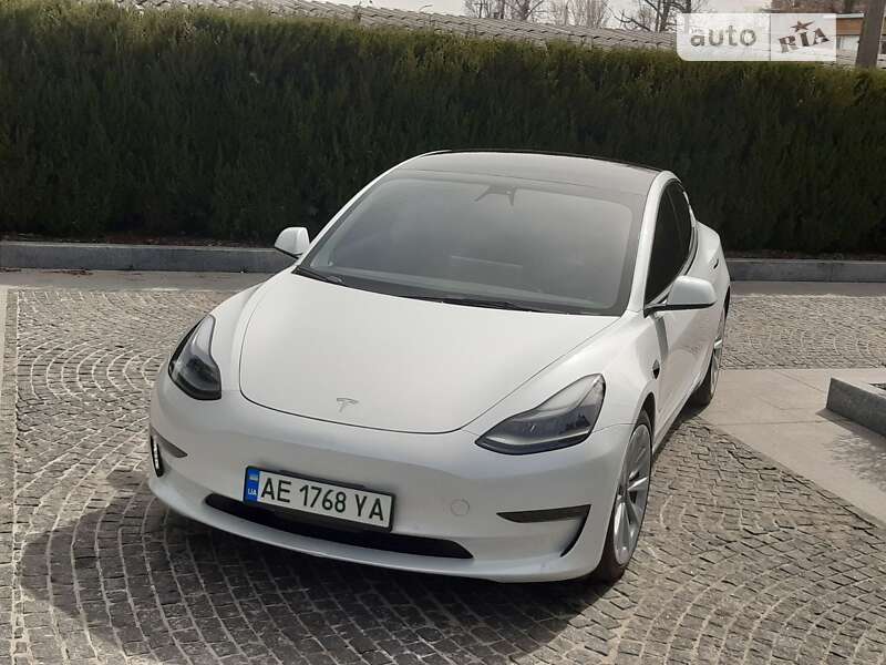 Седан Tesla Model 3 2022 в Днепре