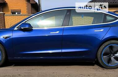 Седан Tesla Model 3 2019 в Сумах