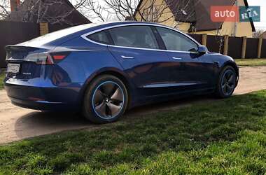 Седан Tesla Model 3 2019 в Сумах