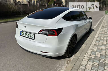 Седан Tesla Model 3 2019 в Черкассах