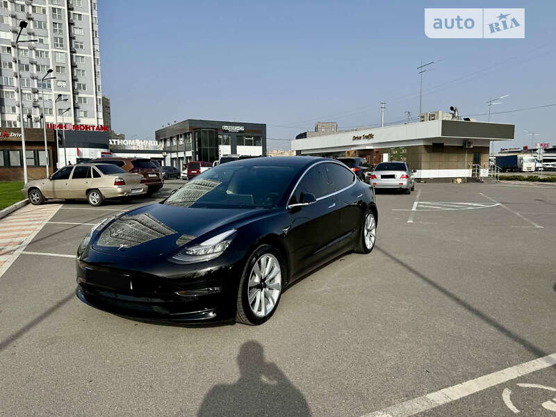 Седан Tesla Model 3 2019 в Киеве