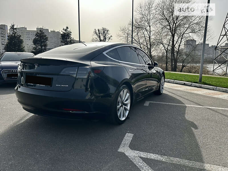 Седан Tesla Model 3 2019 в Киеве