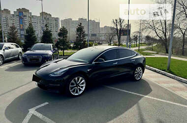 Седан Tesla Model 3 2019 в Києві