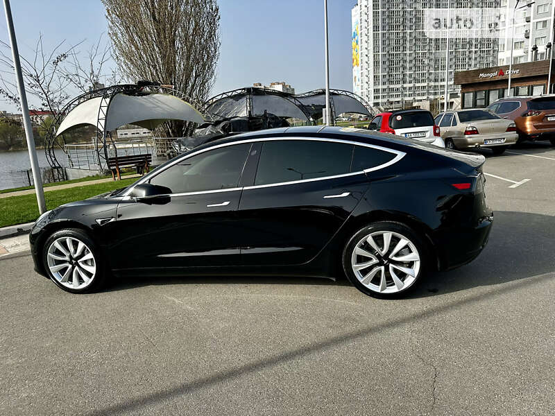 Седан Tesla Model 3 2019 в Киеве