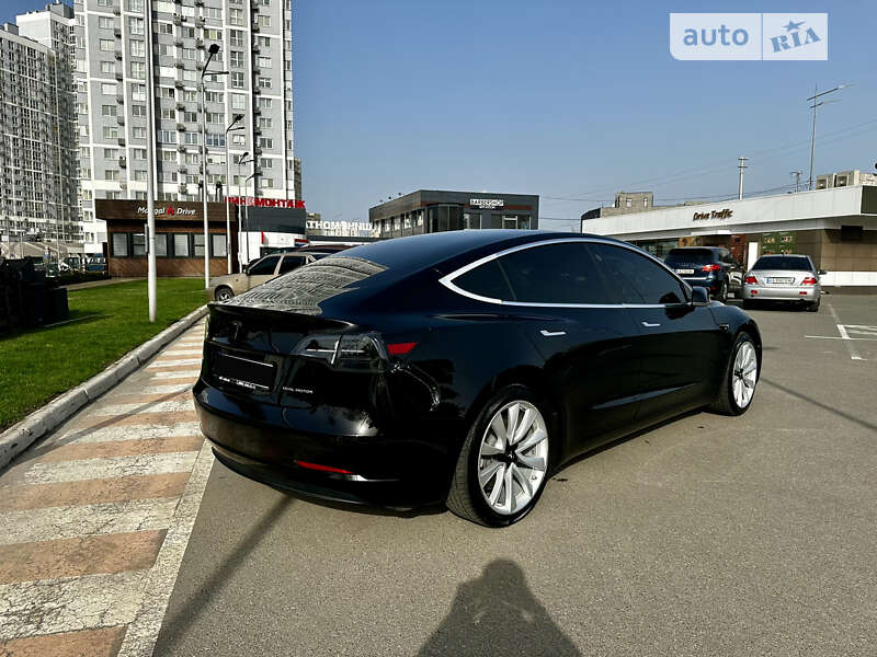 Седан Tesla Model 3 2019 в Киеве