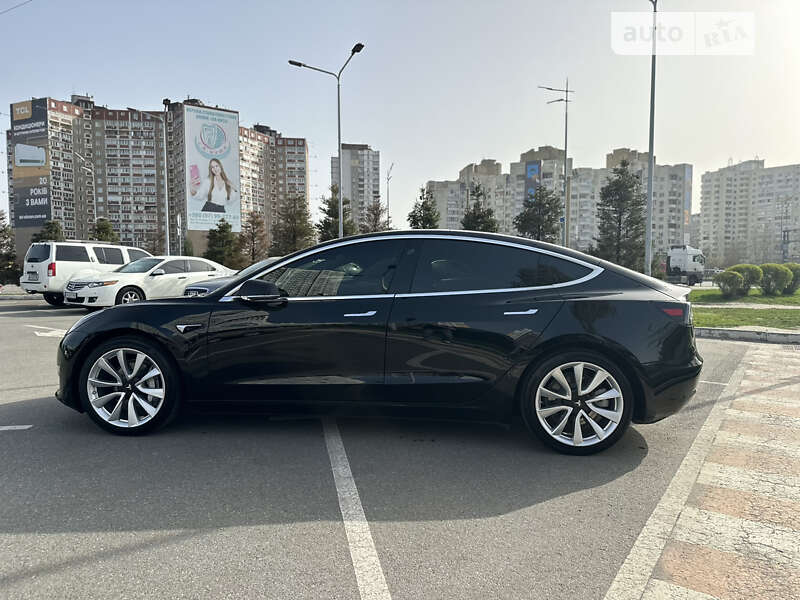 Седан Tesla Model 3 2019 в Киеве