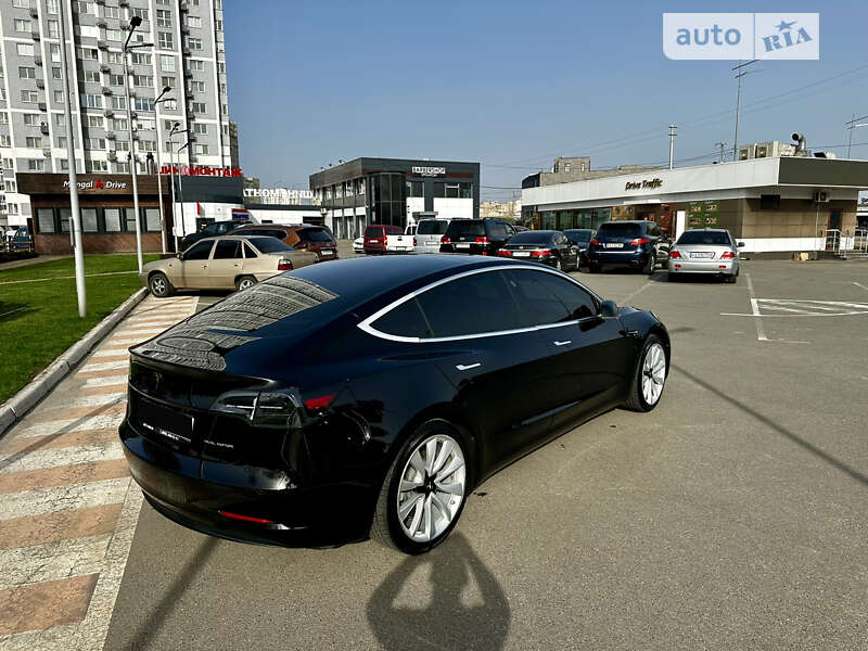 Седан Tesla Model 3 2019 в Киеве
