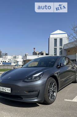 Седан Tesla Model 3 2021 в Киеве