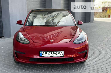 Седан Tesla Model 3 2021 в Киеве