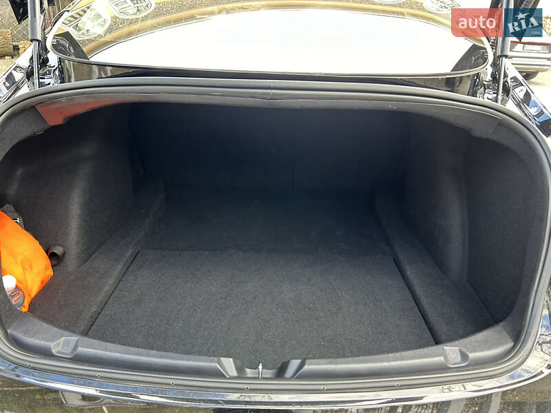 Седан Tesla Model 3 2018 в Львове