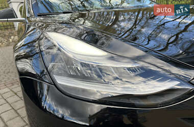Седан Tesla Model 3 2018 в Львове