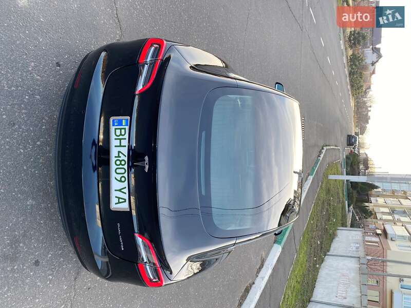 Седан Tesla Model 3 2019 в Одесі