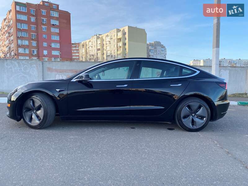 Седан Tesla Model 3 2019 в Одесі