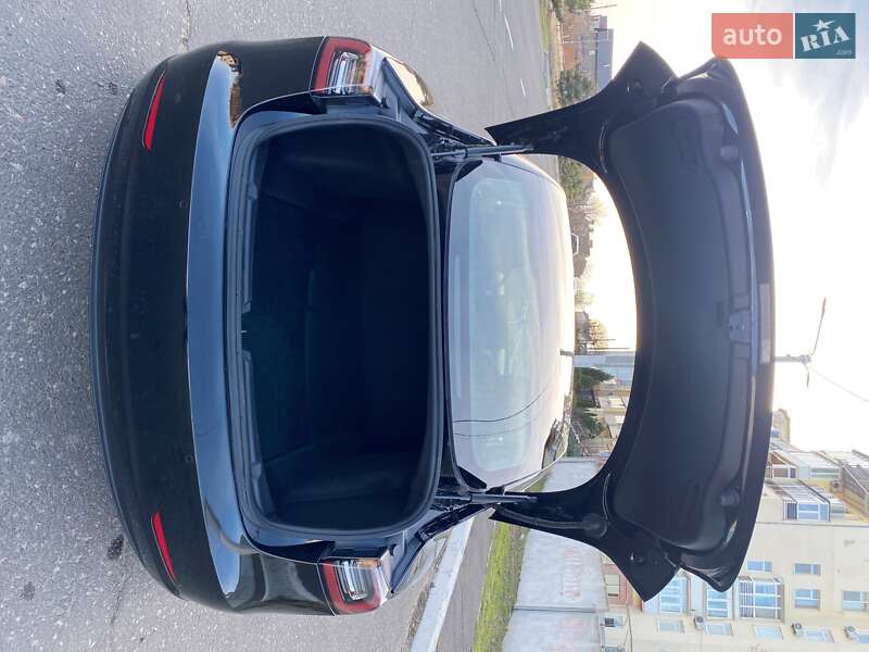 Седан Tesla Model 3 2019 в Одесі