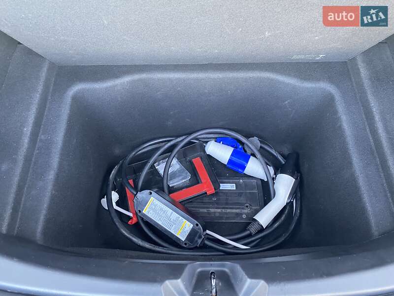 Седан Tesla Model 3 2019 в Одесі