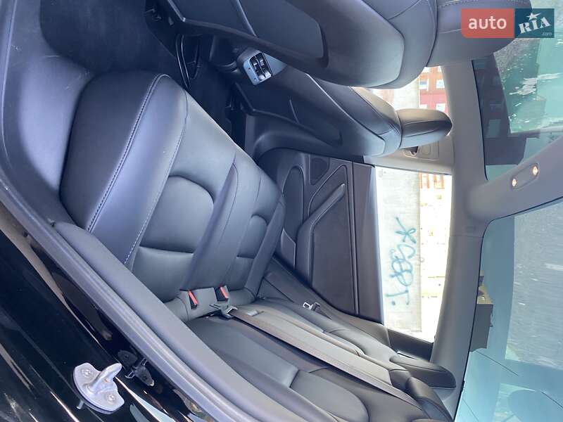 Седан Tesla Model 3 2019 в Одесі