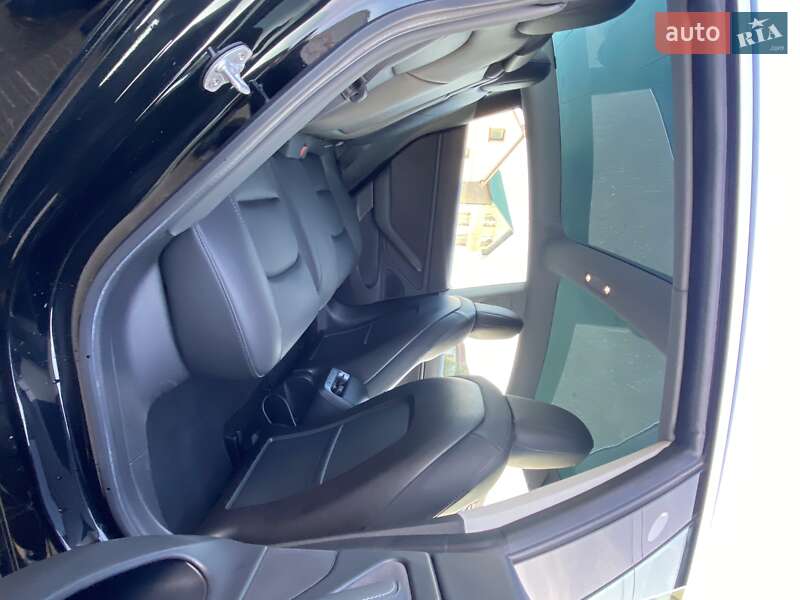 Седан Tesla Model 3 2019 в Одесі