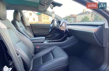 Седан Tesla Model 3 2019 в Одесі