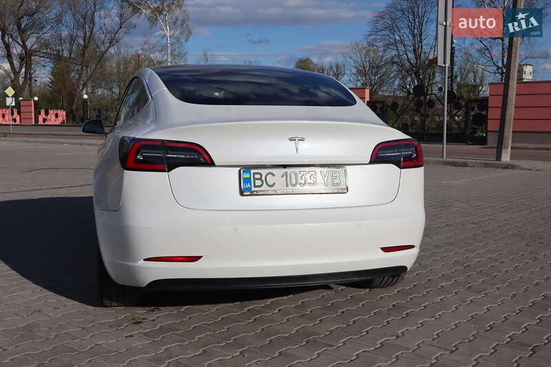 Седан Tesla Model 3 2020 в Дрогобыче