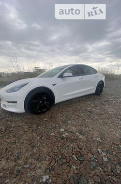 Седан Tesla Model 3 2019 в Киеве