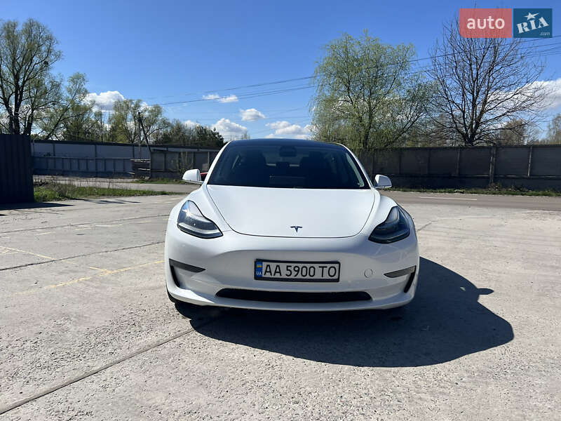 Седан Tesla Model 3 2019 в Києві