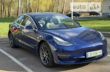 Седан Tesla Model 3 2018 в Чернигове