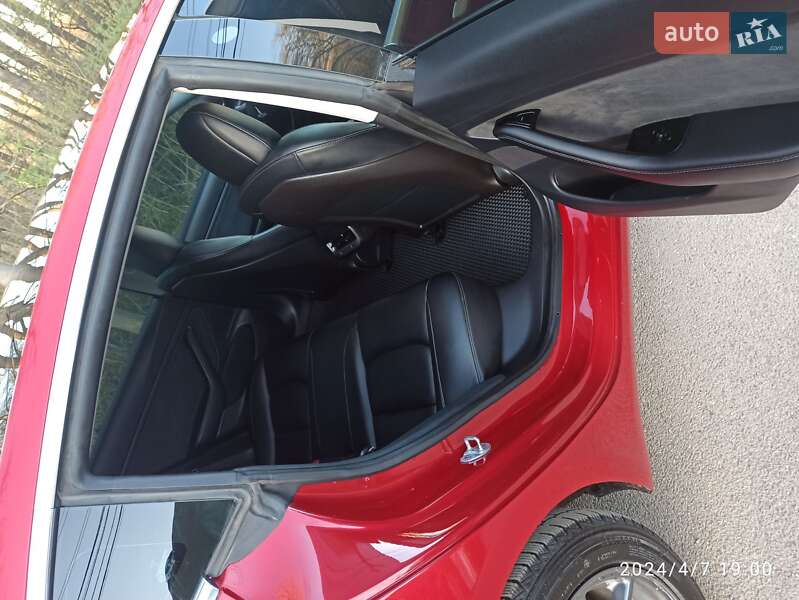 Седан Tesla Model 3 2019 в Виннице